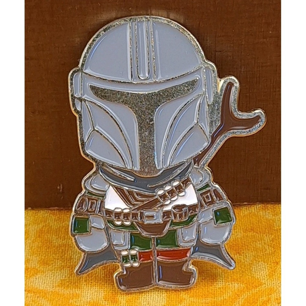 Boba Fett  Star Wars Mandalorian Lapel Pin‎